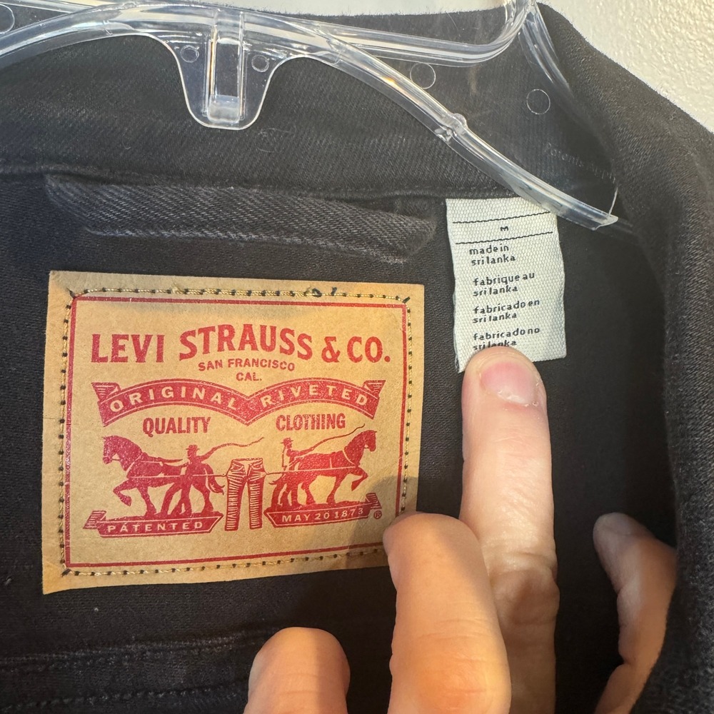 Levi's Women's Black Jean Jacket - Picture 2 of 6